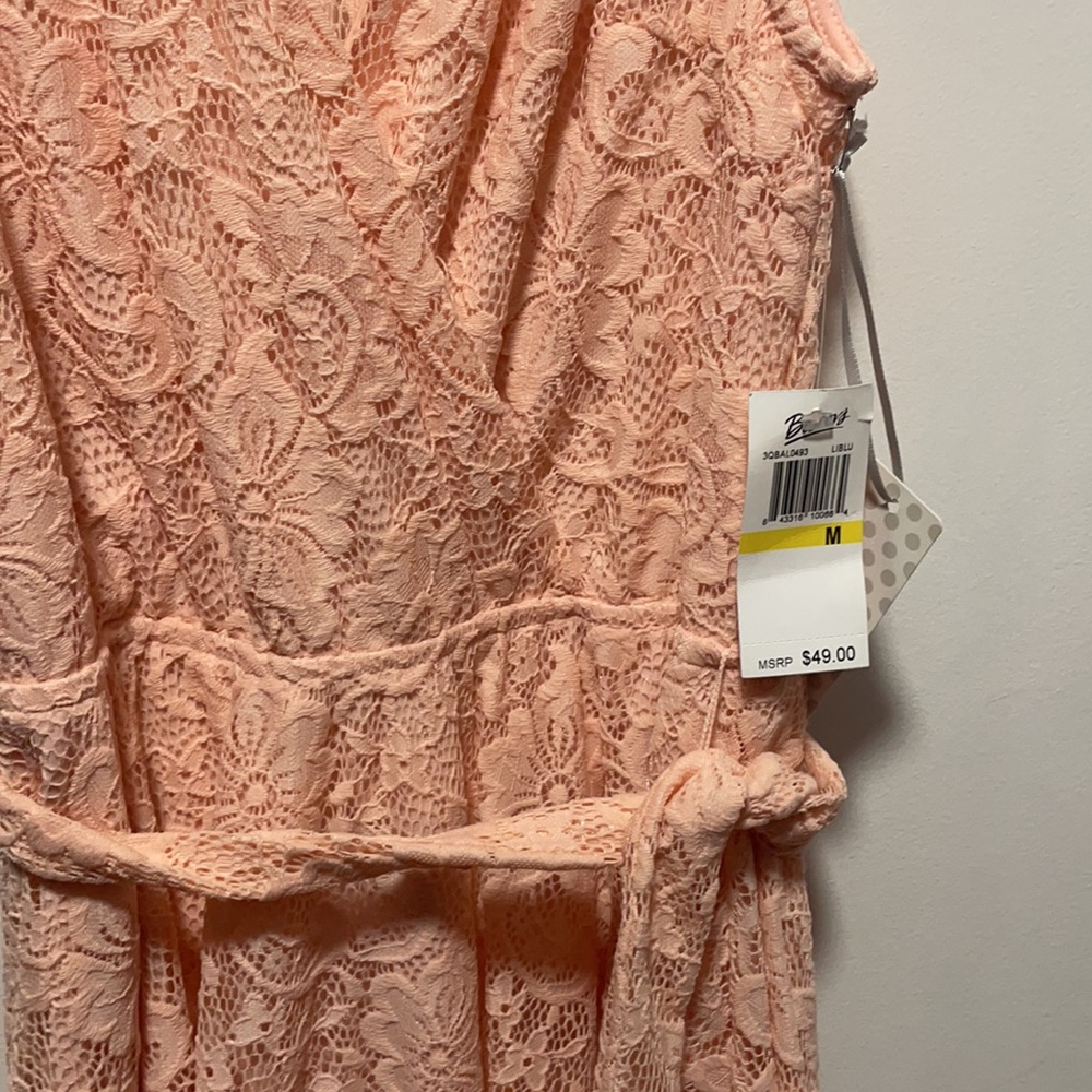 New dress with tags sleeveless lace - Picture 3 of 5